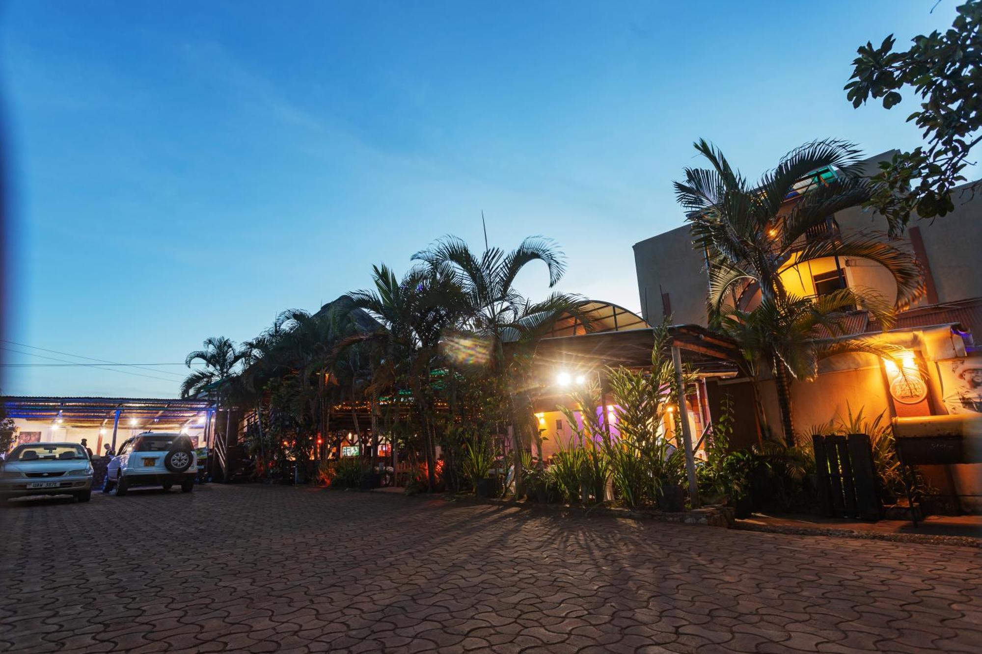 Ambrosia Heights Entebbe Hotel Exterior foto