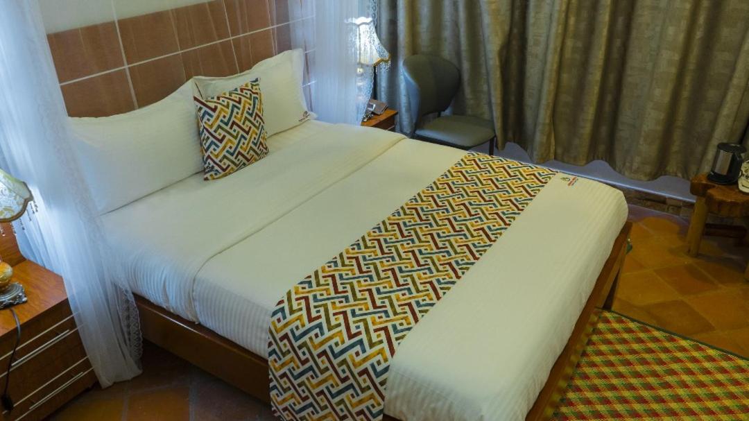 Ambrosia Heights Entebbe Hotel Exterior foto